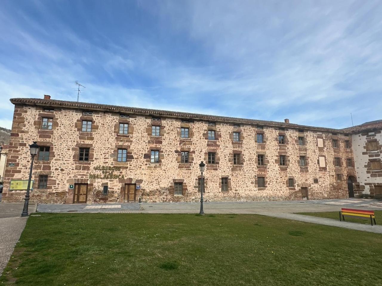 Hotel Y Albergue Real Fabrica De Ezcaray Dış mekan fotoğraf