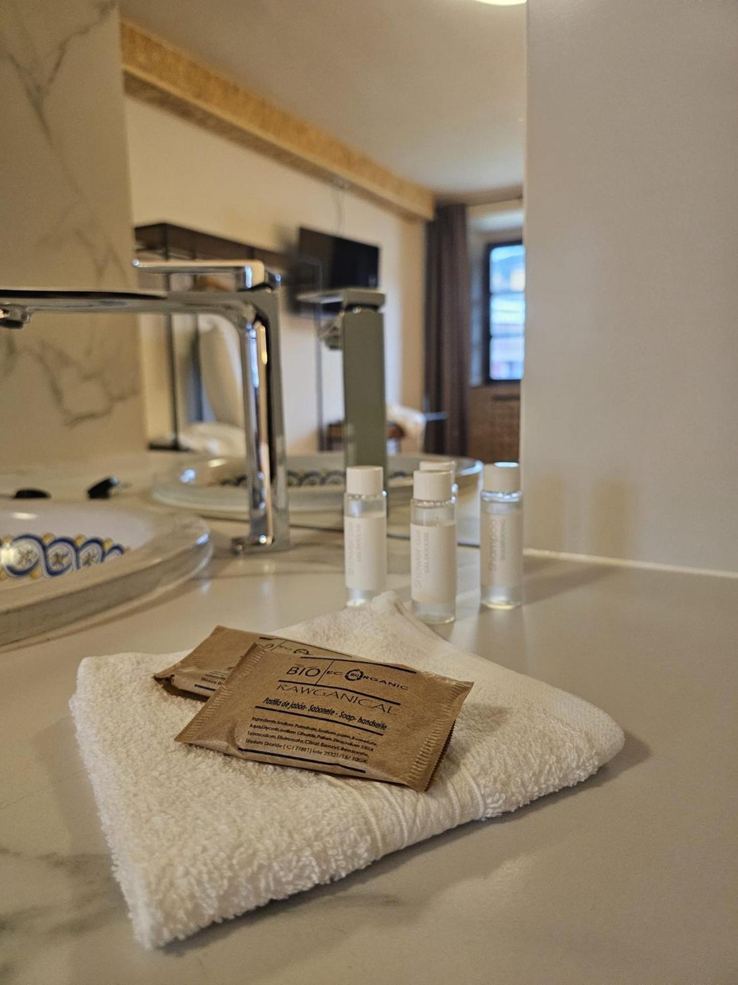 Hotel Y Albergue Real Fabrica De Ezcaray Dış mekan fotoğraf